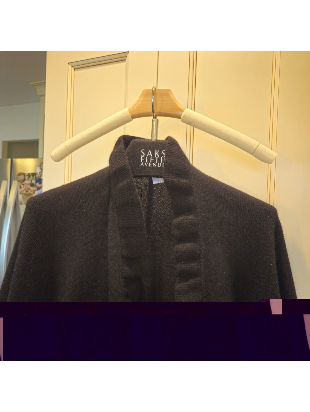 Saks Fifth Avenue Black Ruffled Edge Shawl W/Hanger Merino & Angora One Size - Picture 3 of 8